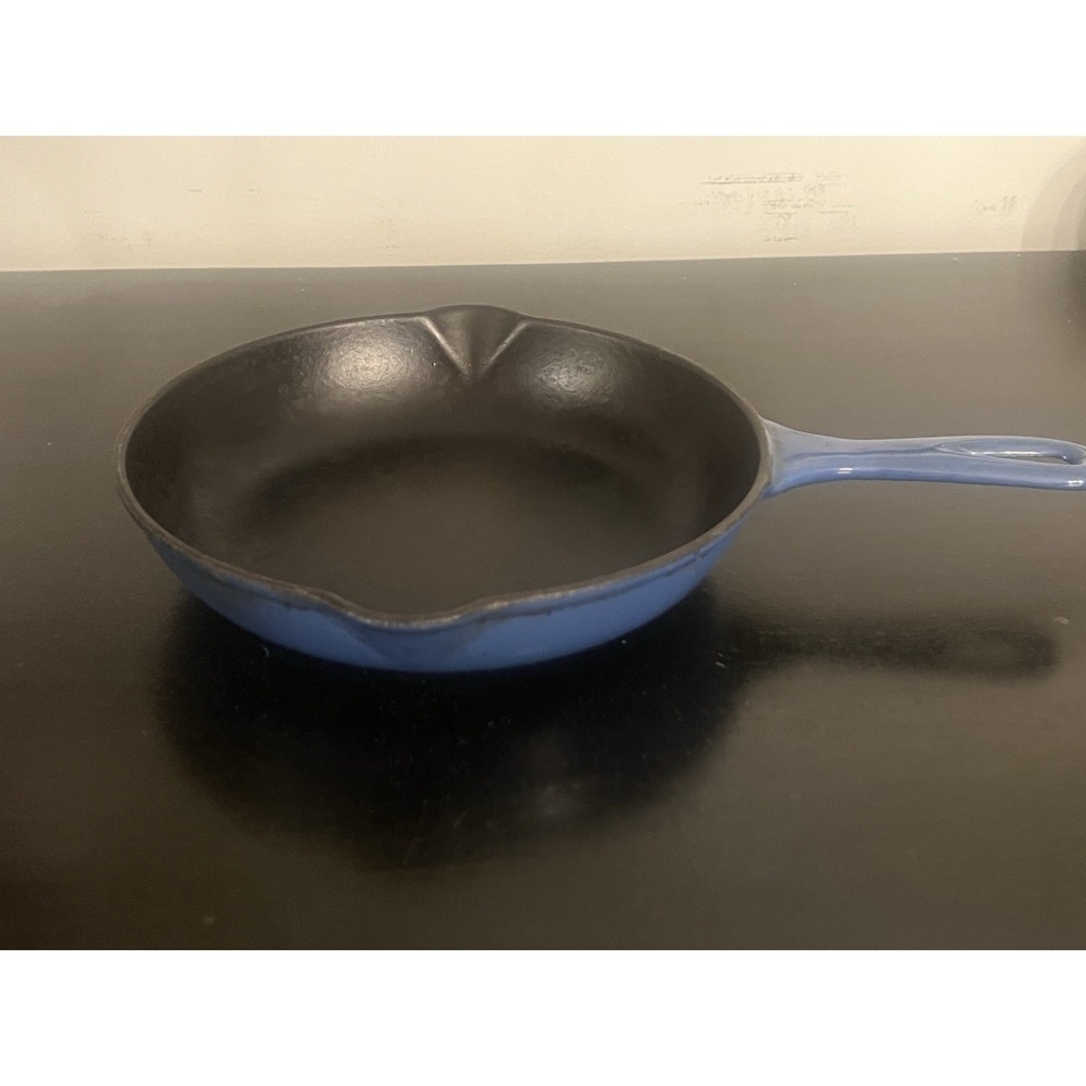 Le Creuset #23 Blue Enamel Cast Iron Skillet 9" Double Spout France PRISTINE